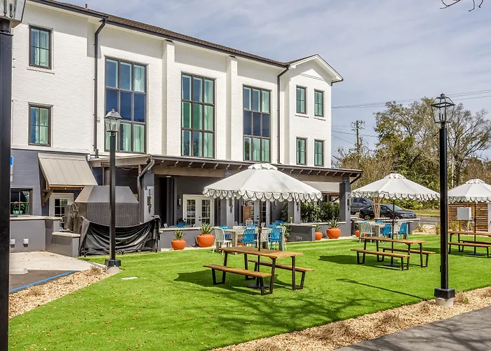 Lily Hall-a Boutique Hotel Pensacola