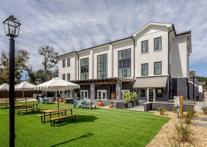 Hotel Lily Hall-a Boutique 4*