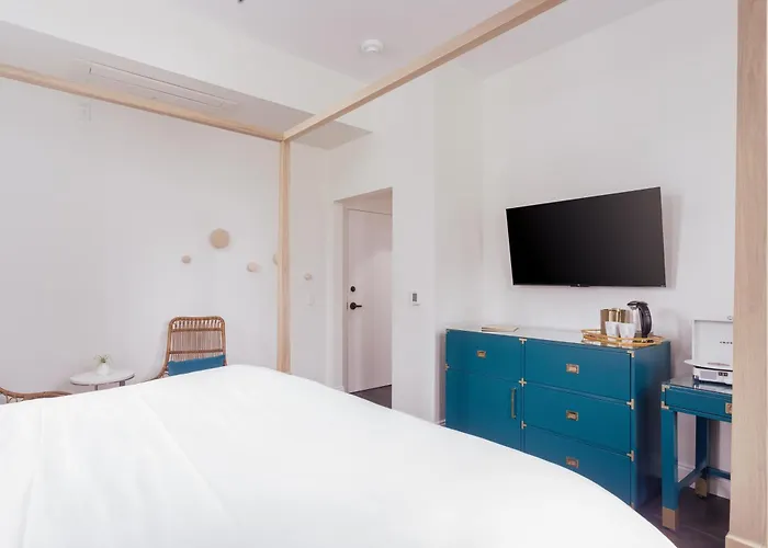 Lily Hall-a Boutique 4* Pensacola